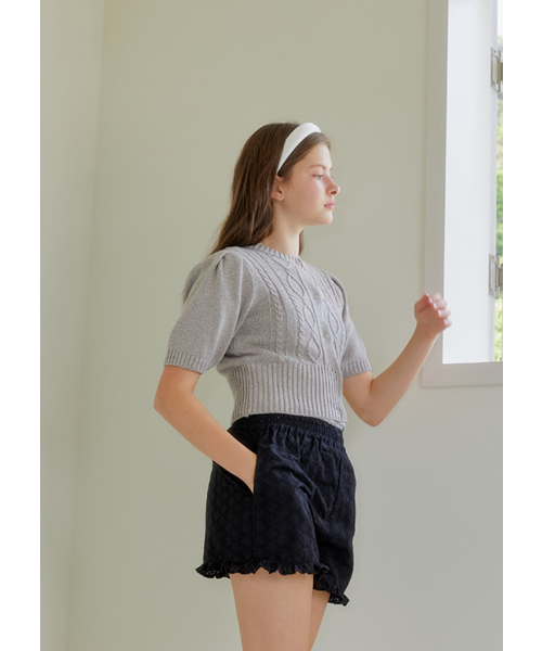 ANOETIC(アノエティック)の「CABLE HALF SLEEVE CARDIGAN_GREY(カーディガン/ボレロ・レディース・グレー・FREE)」の3枚目の写真
