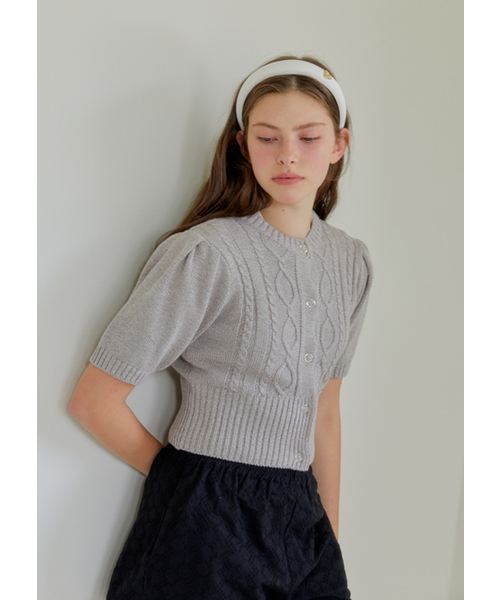 ANOETIC(アノエティック)の「CABLE HALF SLEEVE CARDIGAN_GREY(カーディガン/ボレロ・レディース・グレー・FREE)」の4枚目の写真