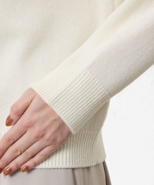 amaca（アマカ）の「ジャカード求心ニット（ニット/セーター・レディース・オフホワイト/ダークネイビー・38/40）」の4枚目の写真