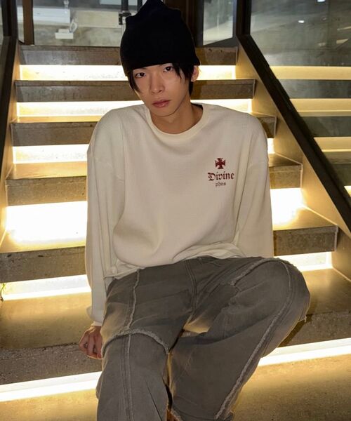PHOS333（フォースサンサンサン）の「Double Pocket Incision Jeans/Grey（デニムパンツ・レディース・その他・MEDIUM/LARGE）」の2枚目の写真