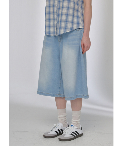 BUTTON UP(ボタンアップ)の「シグネチャーワイドバミューダデニムパンツ(その他パンツ・レディース・その他・SMALL/MEDIUM/LARGE)」の3枚目の写真