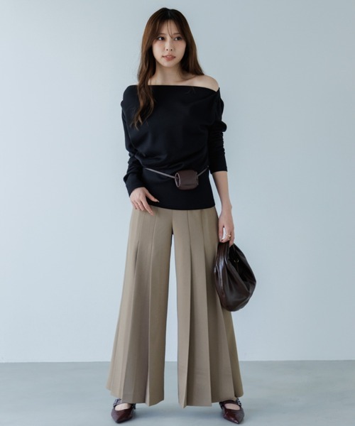 SENEE（セニー）の「high waist pleated slacks（ハイウエストプリーツスラックス）（スラックス・レディース・ベージュ/ブラック・MEDIUM/SMALL）」の9枚目の写真