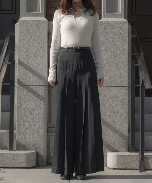 SENEE（セニー）の「high waist pleated slacks（ハイウエストプリーツスラックス）（スラックス・レディース・ベージュ/ブラック・MEDIUM/SMALL）」の11枚目の写真