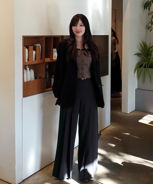 SENEE（セニー）の「high waist pleated slacks（ハイウエストプリーツスラックス）（スラックス・レディース・ベージュ/ブラック・MEDIUM/SMALL）」の21枚目の写真