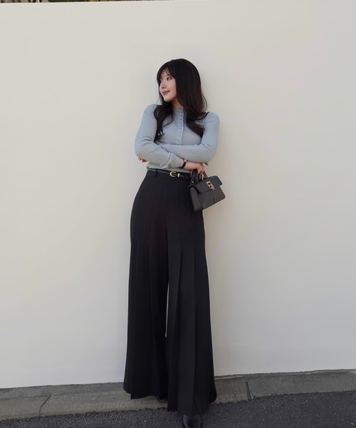 SENEE（セニー）の「high waist pleated slacks（ハイウエストプリーツスラックス）（スラックス・レディース・ベージュ/ブラック・MEDIUM/SMALL）」の17枚目の写真