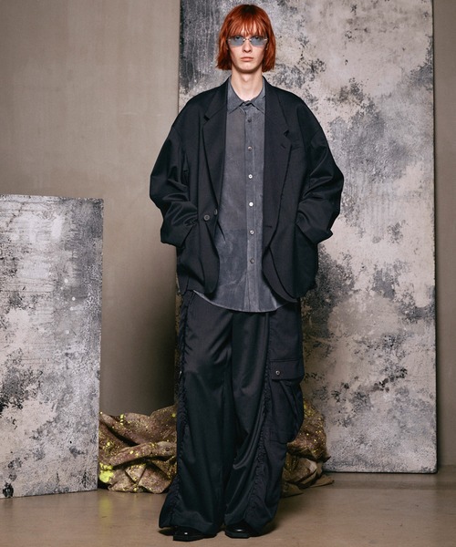 MAISON SPECIAL(メゾンスペシャル)の「《UNISEX》Cut-off Docking Prime-Wide Cargo Pants/カットオフドッキングプライムワイドカーゴパンツ【MAISON SPECIAL/メゾンスペシャル】■セットアップ対応■(カーゴパンツ・メンズ・チャコールグレー/ブラック・0/1/2)」の4枚目の写真