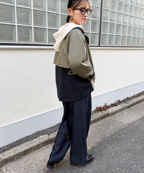 NOLLEY’S（ノーリーズ）の「バイカラーショートトレンチコート（ブルゾン・レディース・オリーブ/ベージュ・38）」の7枚目の写真