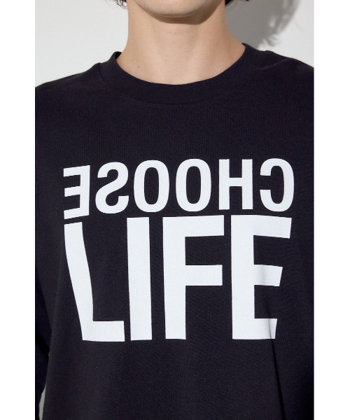 AZUL by moussy(アズールバイマウジー)の「CHOOSE LIFE長袖Tシャツ(Tシャツ/カットソー・メンズ・ブラック/ホワイト・LARGE/MEDIUM/SMALL)」の4枚目の写真