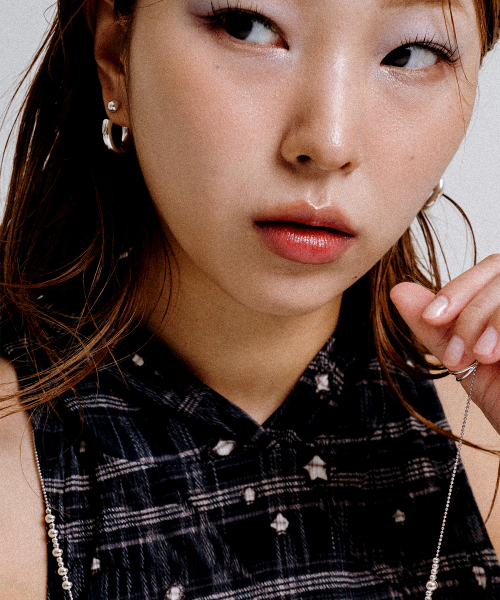 SCALETTO(スカーレット)の「UR002 Ball and Hoop Earrings(ピアス(両耳用)・レディース・シルバー・FREE)」の3枚目の写真