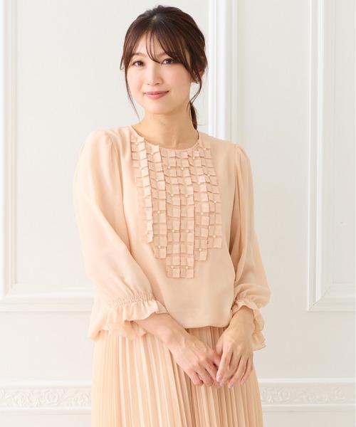 Rose Tiara(ローズティアラ)の「【セットアップ対応】バルーンヘムブラウス(シャツ/ブラウス・レディース・オフホワイト/ベージュ/ブラック・46/42/38)」の3枚目の写真