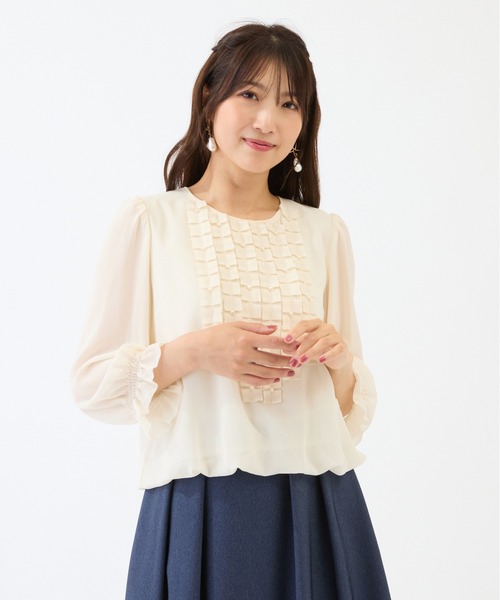 Rose Tiara(ローズティアラ)の「【セットアップ対応】バルーンヘムブラウス(シャツ/ブラウス・レディース・オフホワイト/ベージュ/ブラック・46/42/38)」の8枚目の写真