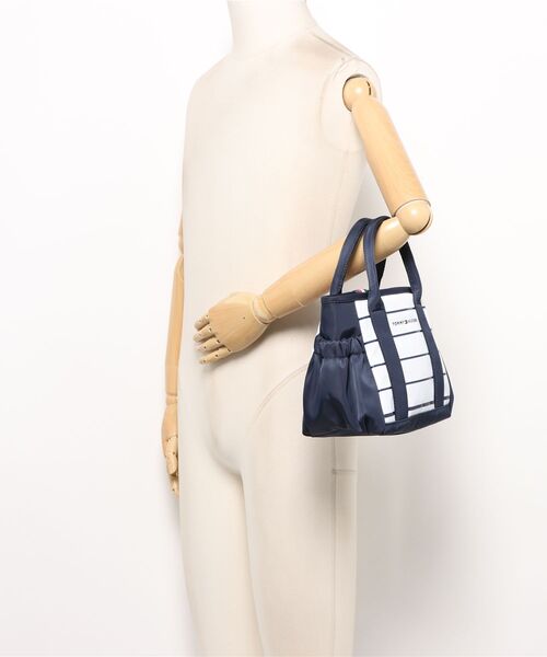 TOMMY HILFIGER GOLF（トミー ヒルフィガー ゴルフ）の「ラウンドバッグ ｼｰｽﾞﾅﾙ（トートバッグ・メンズ・ホワイト/ネイビー・フリー）」の8枚目の写真
