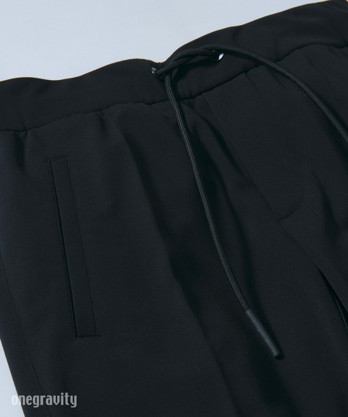 onegravity（ワングラビティ）の「onegravity / インシームライン リブパンツ（スウェットパンツ・メンズ・チャコールグレー/ブラック・SMALL/LARGE/MEDIUM/X-LARGE）」の10枚目の写真