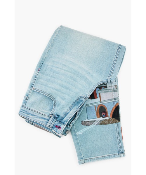 Desigual（デシグアル）の「アマルフィ海岸プリント×ウォッシュ加工ストレートデニムパンツ 2026年春夏 新作（デニムパンツ・レディース・ブルー・44/40/38/36/34）」の2枚目の写真