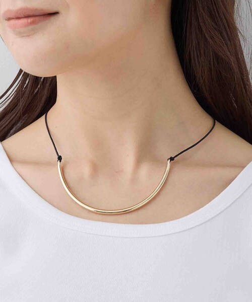 INDIVI（インディヴィ）の「【長さ調整自由】メタルカーブバーネックレス（ネックレス・レディース・ゴールド/シルバー・00）」の7枚目の写真