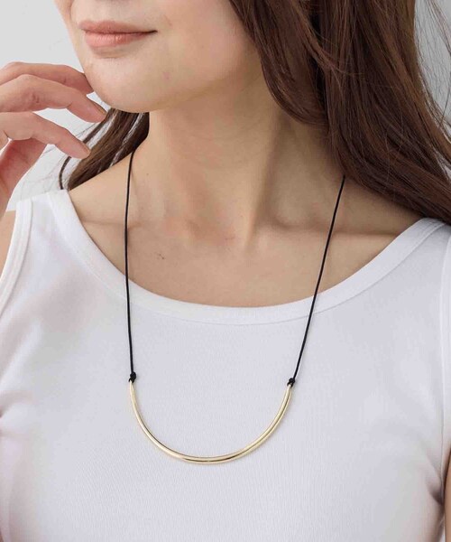 INDIVI（インディヴィ）の「【長さ調整自由】メタルカーブバーネックレス（ネックレス・レディース・ゴールド/シルバー・00）」の8枚目の写真