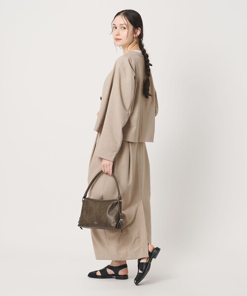 BEAUTY&YOUTH UNITED ARROWS（ビューティーアンドユースユナイテッドアローズ）の「ポリエステルブレンド カラーレス ショートジャケット（ノーカラージャケット・レディース・ベージュ/ブラック・S/M）」の5枚目の写真