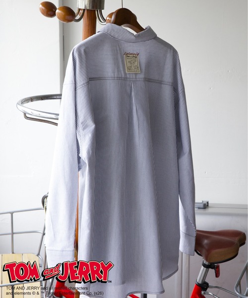 DOUBLE NAME（ダブルネーム）の「【TOM AND JERRY】ひょっこり刺しゅうオーバーサイズオックスシャツ（シャツ/ブラウス・レディース・オフホワイト/ブルー/グレー・FREE）」の10枚目の写真