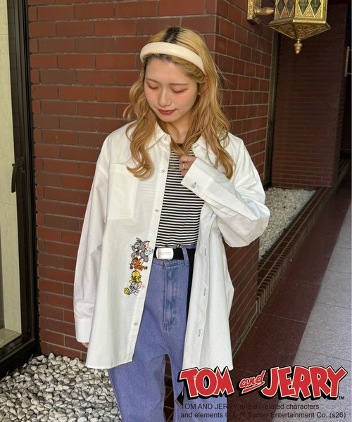 DOUBLE NAME（ダブルネーム）の「【TOM AND JERRY】ひょっこり刺しゅうオーバーサイズオックスシャツ（シャツ/ブラウス・レディース・オフホワイト/ブルー/グレー・FREE）」の16枚目の写真