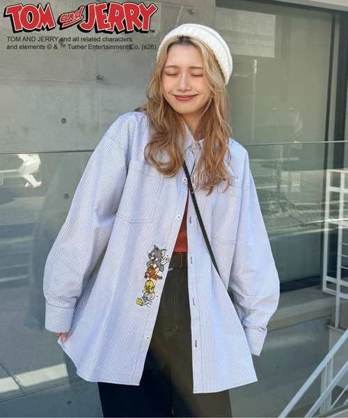 DOUBLE NAME（ダブルネーム）の「【TOM AND JERRY】ひょっこり刺しゅうオーバーサイズオックスシャツ（シャツ/ブラウス・レディース・オフホワイト/ブルー/グレー・FREE）」の18枚目の写真