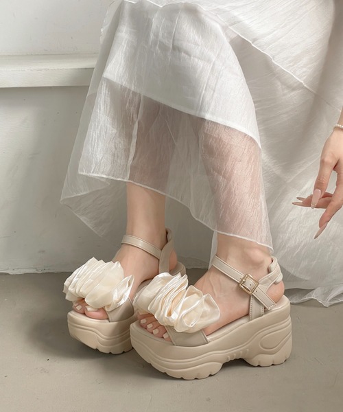 Shoes in Closet(シューズインクローゼット)の「超軽量 厚底 スタイルアップソール ギャザー サンダル 5667(サンダル・レディース・ベージュ/ブラック×ブラック/ベージュ系3/ブラック系3・LL/S/L/M)」の19枚目の写真