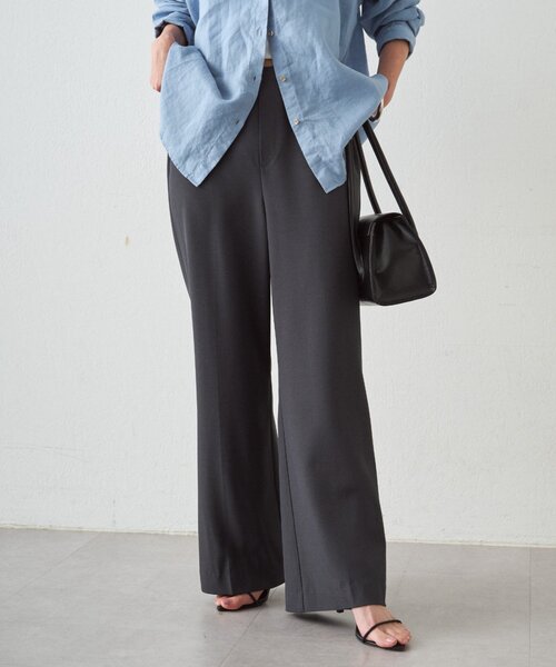 LOUNGEDRESS（ラウンジドレス）の「イージーフレアパンツ（その他パンツ・レディース・グレー/ブラック/ベージュ/アイボリー・SMALL/MEDIUM）」の4枚目の写真