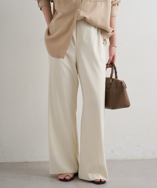 LOUNGEDRESS（ラウンジドレス）の「イージーフレアパンツ（その他パンツ・レディース・グレー/ブラック/ベージュ/アイボリー・SMALL/MEDIUM）」の10枚目の写真