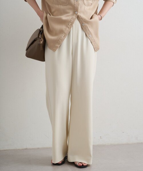 LOUNGEDRESS（ラウンジドレス）の「イージーフレアパンツ（その他パンツ・レディース・グレー/ブラック/ベージュ/アイボリー・SMALL/MEDIUM）」の11枚目の写真