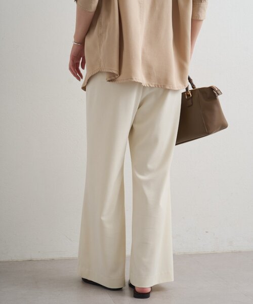 LOUNGEDRESS（ラウンジドレス）の「イージーフレアパンツ（その他パンツ・レディース・グレー/ブラック/ベージュ/アイボリー・SMALL/MEDIUM）」の14枚目の写真