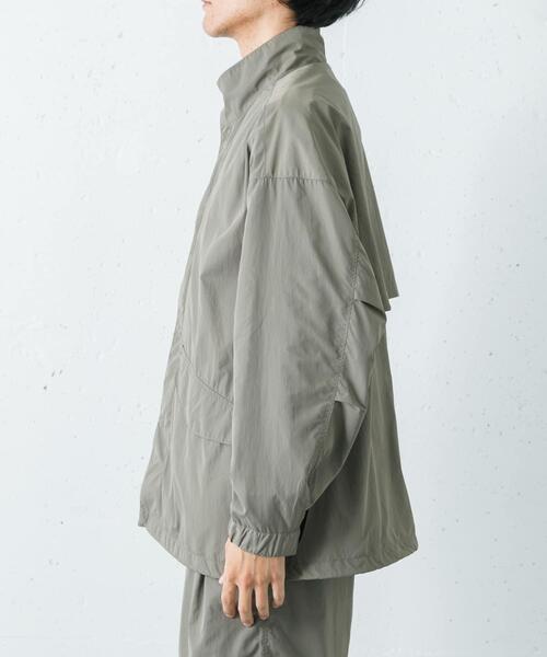 URBAN RESEARCH（アーバンリサーチ）の「NYLON SHORT MODS BLOUSON（ナイロンジャケット・メンズ・グレー系その他/ブラック・LARGE/MEDIUM）」の5枚目の写真