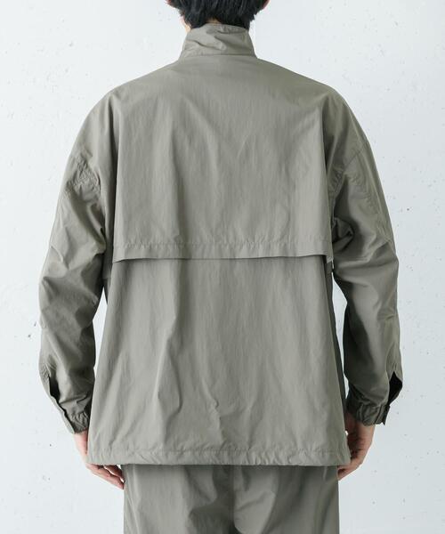 URBAN RESEARCH（アーバンリサーチ）の「NYLON SHORT MODS BLOUSON（ナイロンジャケット・メンズ・グレー系その他/ブラック・LARGE/MEDIUM）」の6枚目の写真