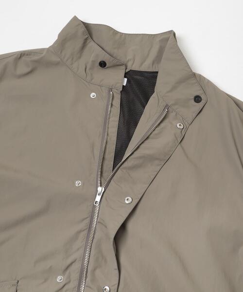 URBAN RESEARCH（アーバンリサーチ）の「NYLON SHORT MODS BLOUSON（ナイロンジャケット・メンズ・グレー系その他/ブラック・LARGE/MEDIUM）」の8枚目の写真
