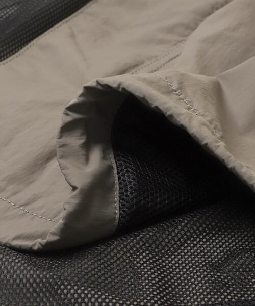 URBAN RESEARCH（アーバンリサーチ）の「NYLON SHORT MODS BLOUSON（ナイロンジャケット・メンズ・グレー系その他/ブラック・LARGE/MEDIUM）」の12枚目の写真