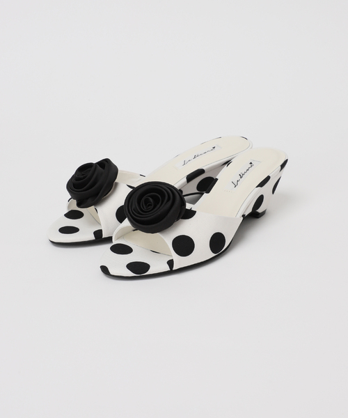 LE TALON（ルタロン）の「《WEB限定》Le decore / ル デコレpuffy rose mule サンダル（サンダル・レディース・ホワイト/ブラウン/ブラック×ブラック・SMALL/MEDIUM/LARGE/X-LARGE）」の5枚目の写真