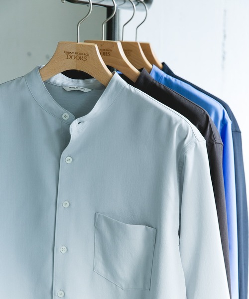 URBAN RESEARCH DOORS（アーバンリサーチドアーズ）の「『XLサイズ/WEB限定』『吸水速乾』セオアルファバンドカラーロングスリーブシャツ（シャツ/ブラウス・メンズ・ネイビー/ロイヤルブルー/ライトグレー/ブラウン・X-LARGE/MEDIUM/LARGE）」の2枚目の写真