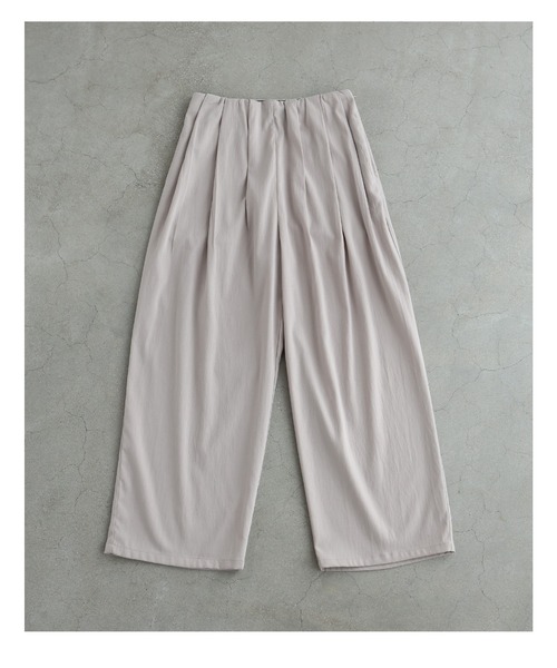 cawaii(カワイイ)の「ウエストから流れるタックのさらり軽やかなワイドパンツ(その他パンツ・レディース・ネイビー/グレイッシュベージュ・FREE)」の17枚目の写真