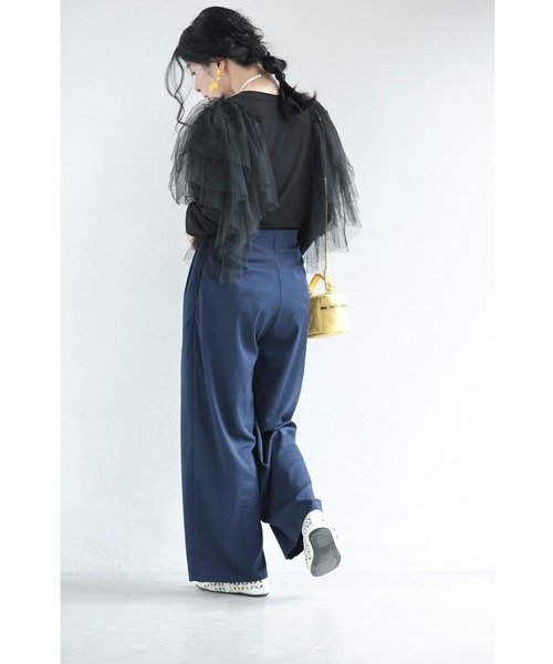 cawaii(カワイイ)の「ウエストから流れるタックのさらり軽やかなワイドパンツ(その他パンツ・レディース・ネイビー/グレイッシュベージュ・FREE)」の10枚目の写真
