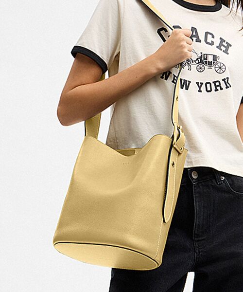 ブリーカー バケット バッグ（ショルダーバッグ）｜COACH（コーチ）の