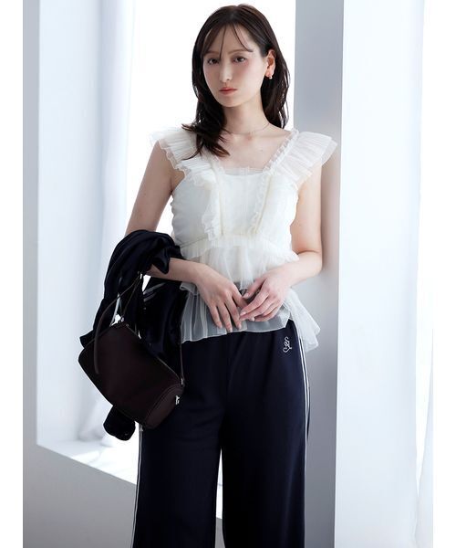 SNIDEL（スナイデル）の「Sustainableチュールペプラムブラウス（シャツ/ブラウス・レディース・ライム/アイボリー/チャコールグレー・F）」の2枚目の写真