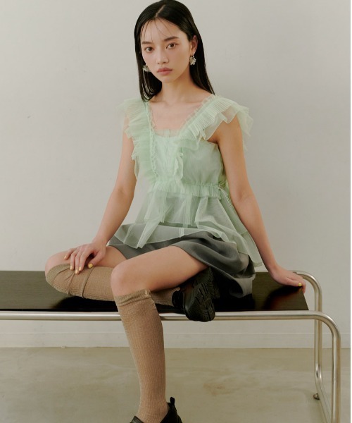 SNIDEL（スナイデル）の「Sustainableチュールペプラムブラウス（シャツ/ブラウス・レディース・ライム/アイボリー/チャコールグレー・F）」の19枚目の写真