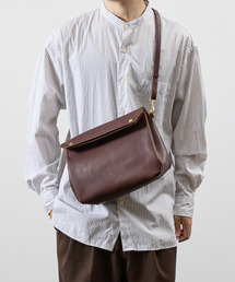 SLOW（スロウ）の「SLOW スロウ / bono-gasmask shoulder bag-L フルベジタブルタンニング栃木レザーショルダーバッグ / 858S92S（ショルダーバッグ）」