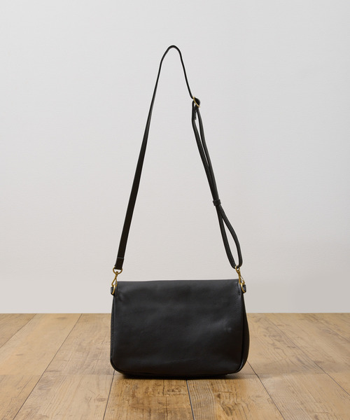 SLOW(スロウ)の「SLOW スロウ / bono-gasmask shoulder bag-L フルベジタブルタンニング栃木レザーショルダーバッグ / 858S92S(ショルダーバッグ・メンズ・ブラック/チョコ・FREE)」の3枚目の写真