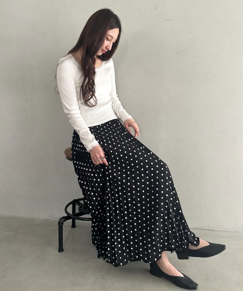 MYMOOD.(マイムード)の「ドットプリーツロングスカート きれいめシーンにぴったりフレアスカート(スカート・レディース・ブラック/アイボリー・FREE)」の16枚目の写真
