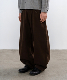 INDUST（インダスト）の「バレルフィットカーブドワイドパンツ_ブラウン（その他パンツ）」