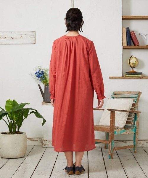 Jocomomola(ホコモモラ)の「Baile animal アニマル刺繍ワンピース(ワンピース・レディース・レッド/グレー・40)」の5枚目の写真