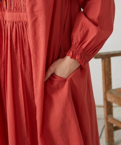 Jocomomola(ホコモモラ)の「Baile animal アニマル刺繍ワンピース(ワンピース・レディース・レッド/グレー・40)」の10枚目の写真