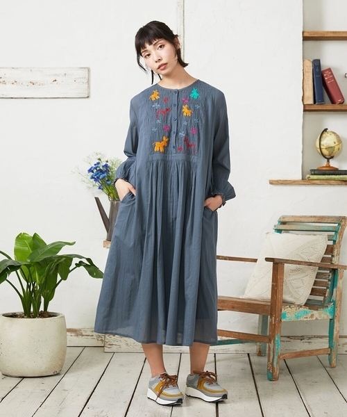 Jocomomola(ホコモモラ)の「Baile animal アニマル刺繍ワンピース(ワンピース・レディース・レッド/グレー・40)」の13枚目の写真