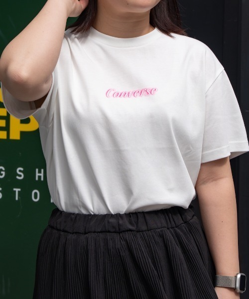 CONVERSE（コンバース）の「【別注】コンバース  AP EM NEON LOGO TEE L 半袖Tシャツ 限定コラボ（Tシャツ/カットソー・レディース・ホワイト/ブラック・S/M/L）」の6枚目の写真