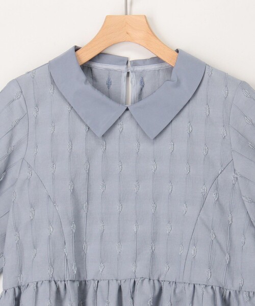 MICO COULIER（ミコクリエ）の「カットジャガード衿付きウエスト切替ブラウス（シャツ/ブラウス・レディース・サックスブルー/オフホワイト/ネイビー・38）」の8枚目の写真