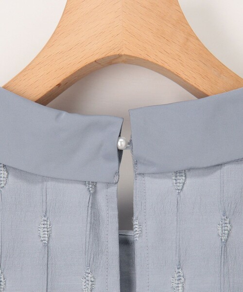 MICO COULIER（ミコクリエ）の「カットジャガード衿付きウエスト切替ブラウス（シャツ/ブラウス・レディース・サックスブルー/オフホワイト/ネイビー・38）」の13枚目の写真